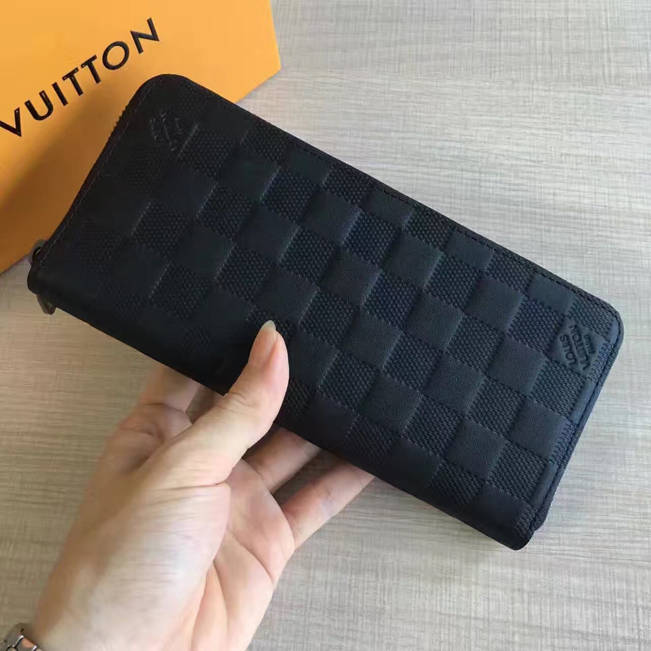 Louis Vuitton Damier Infini Leather Zippy Wallet Vertical Onyx N63548