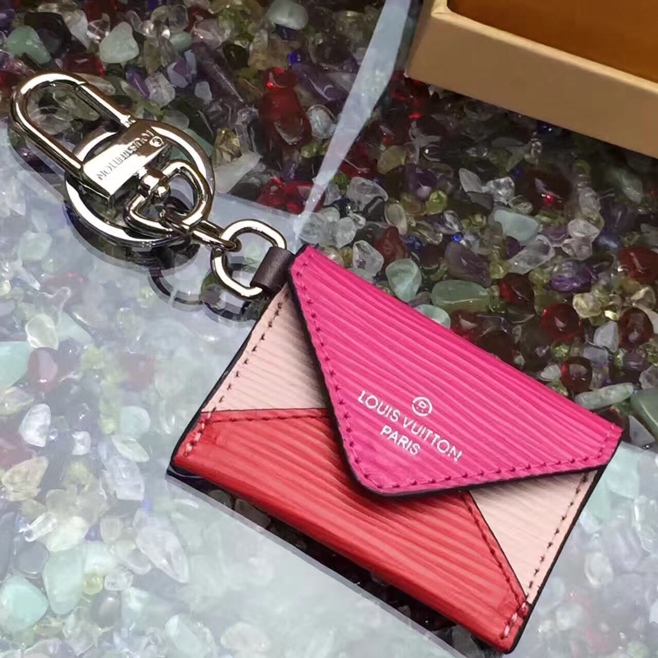 Louis Vuitton Enveloppe Bag Charm & Key Holder Pink M78608
