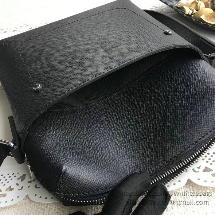 Louis Vuitton Taiga Leather Grigori Pochette PM Noir M30505