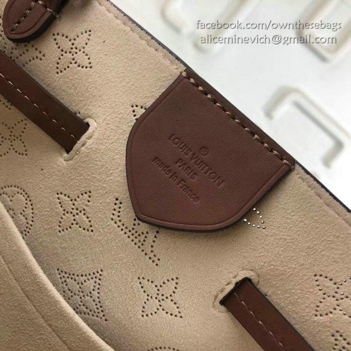 Louis Vuitton Mahina Leather Girolata Creme M54401