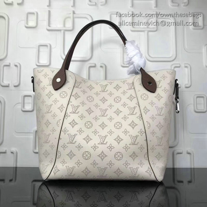 Louis Vuitton Mahina leather HINA PM Creme M53140