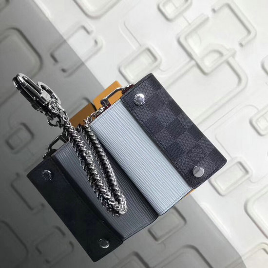 Louis Vuitton Chain Wallet M64212