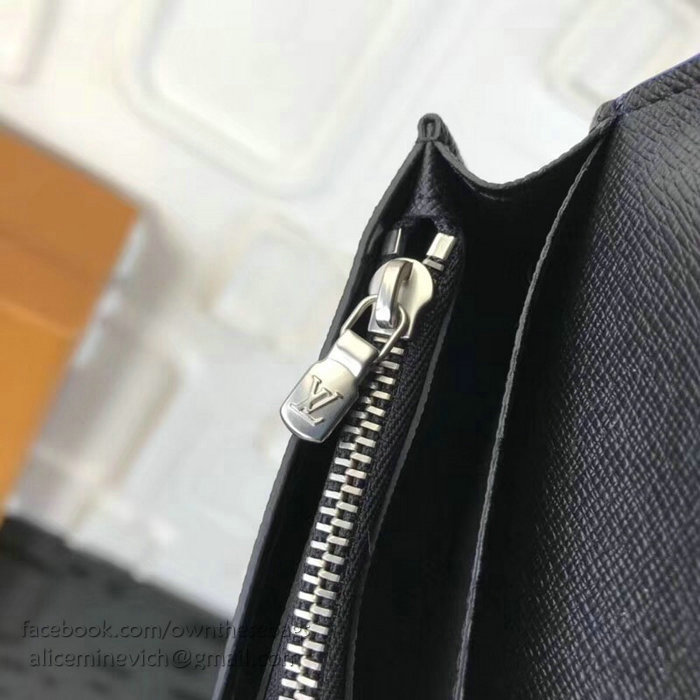 Louis Vuitton Taiga Leather Brazza Wallet M30558