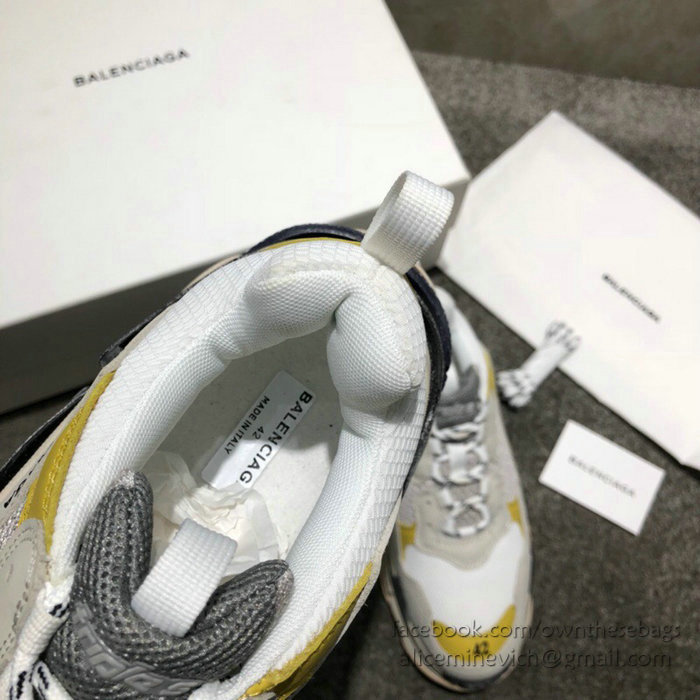 Balenciaga Triple S Sneakers B811061G
