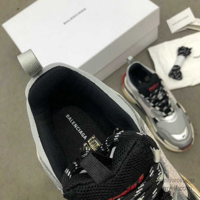 Balenciaga Triple S Sneakers B811061J