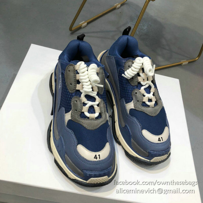 Balenciaga Triple S Sneakers B811062A