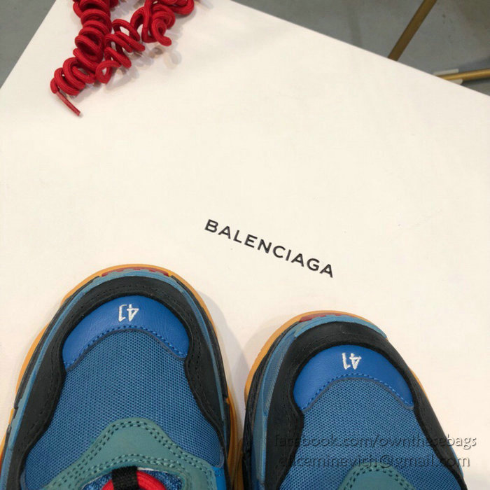 Balenciaga Triple S Sneakers B811062C
