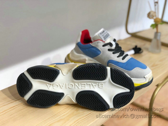 Balenciaga Triple S Sneakers B811063D