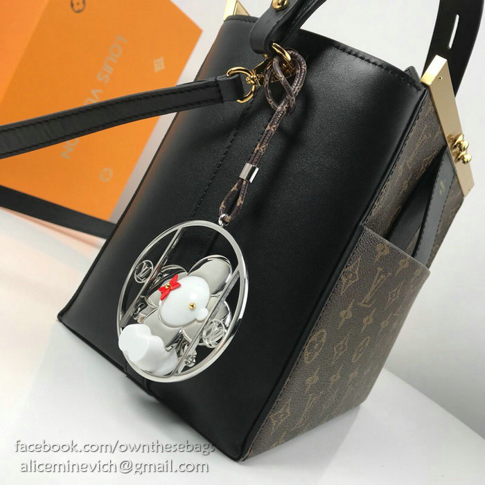 Louis Vuitton Bag Charm and Key Holder MP0303