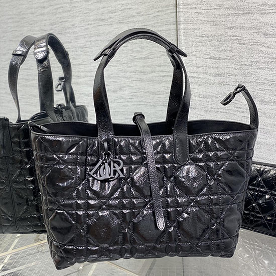 Medium Dior Leather Toujours Bag Black M2821